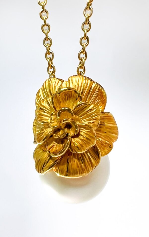 Carrera Y Carrera Gardenia 18K Yellow Gold & Pearl Pendant - Image 2