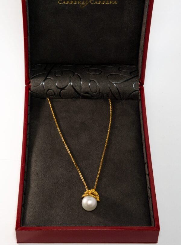 Carrera Y Carrera Gardenia 18K Yellow Gold & Pearl Pendant - Image 4