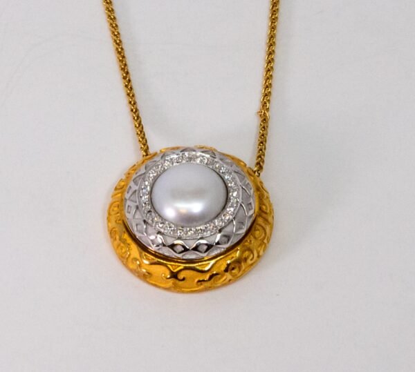 Carrera Y Carrera Musica Alegoria 18K Yellow Gold and 18K White Gold with Pearl Pendant