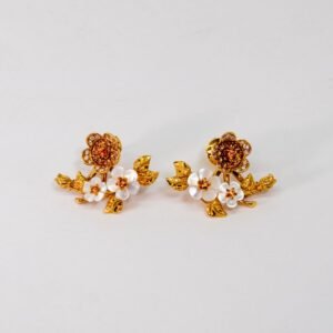Carrera Y Carrera Cerezo 3 Flower 18K Yellow Gold Mother of Pearl and Diamonds Earring