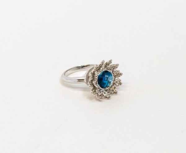 Carrera Y Carrera Reina 18K White Gold & Topaz Ring - Image 2