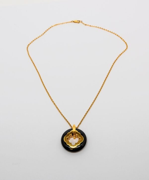 Carrera Y Carrera Granada 18K Yellow Gold and Black Onyx Pendant